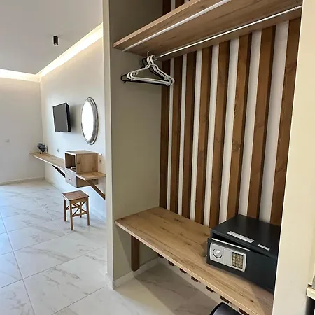 Star Apartment *